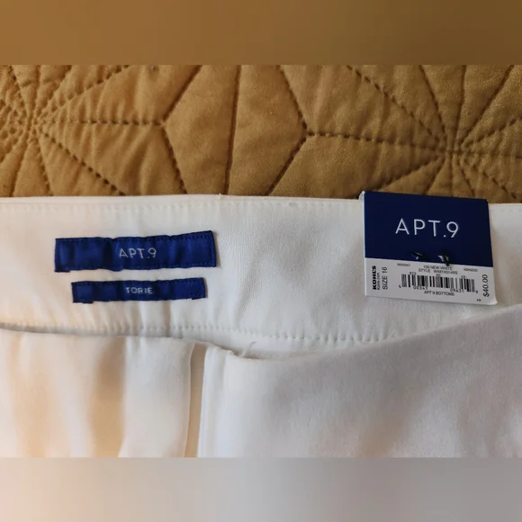 Capri pants NWT - Picture 2 of 4